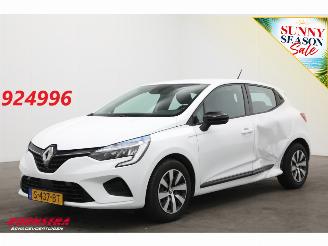Vaurioauto  passenger cars Renault Clio 1.0 TCe 90 Equilibre Navi Airco Cruise 2023/1