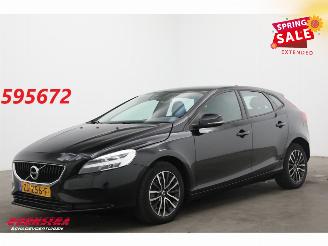 uszkodzony samochody osobowe Volvo V-40 1.5 T2 Aut. Momentum LED Navi Clima Cruise SHZ PDC 2019/6