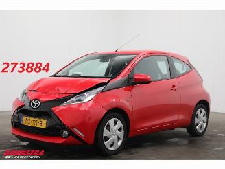 Unfallwagen Toyota Aygo 1.0 VVT-i x-play Aut. Bluetooth Airco Cruise Camera 2017/9