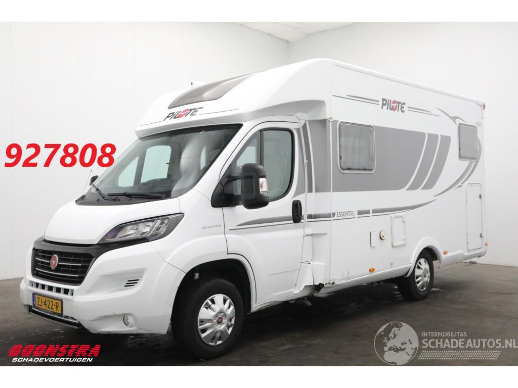 Pilote P 656 C Essentiel 2.3 MJ Solar Luifel Fietsendrager Single Beds Hefbed AHK
