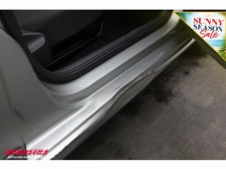 Volkswagen Up! 1.0 BMT move up! Airco Bluetooth 94.213 km! picture 8