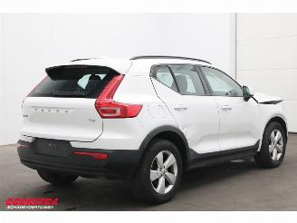 Volvo XC40 1.5 T2 Momentum Core LED Apple/Android Cruise PDC picture 3