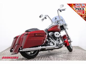 Harley-Davidson  FLHRSE5 CVO Road King picture 3