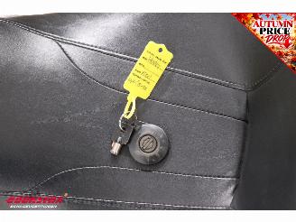 Harley-Davidson  FLHRSE5 CVO Road King picture 21