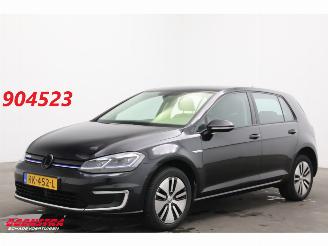 skadebil auto Volkswagen e-Golf ACC Navi Apple Android PDC 2017/12