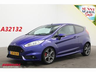 Vaurioauto  passenger cars Ford Fiesta 1.6 ST2 Clima Cruise Navi PDC LMV 2014/12