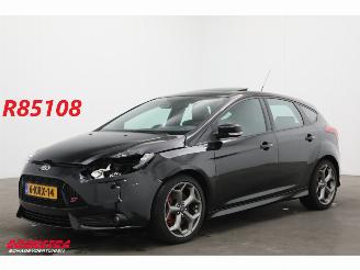 skadebil auto Ford Focus 2.0 EcoBoost ST-3 250 PK Schuifdak Leder Clima Cruise Camera SHZ 2013/7