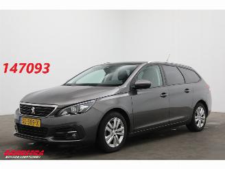 Vrakbiler auto Peugeot 308 SW 1.2 PureTech Active Pano Navi Cruise Clima Apple/Android PDC 2018/5