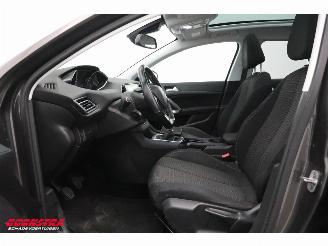 Peugeot 308 SW 1.2 PureTech Active Pano Navi Cruise Clima Apple/Android PDC picture 8