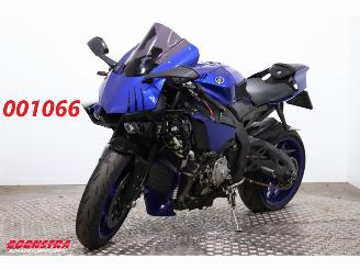 krockskadad bil motor Yamaha R1 ABS LED Arrow 2015/1