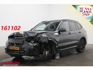 krockskadad bil auto BMW iX3 High Executive 80 kWh Pano LED ACC HUD H/K Memory Camera SHZ 2021/11
