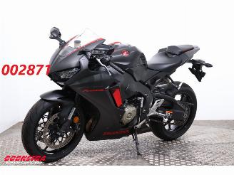 krockskadad bil motor Honda CBR 1000 RR Fireblade LED ABS Quickshift 2018/3