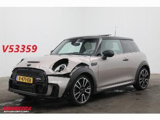 Schadeauto Mini Cooper S 2.0 180 PK Aut. JCW Pano LED ACC Leder HUD Camera SHZ 2023/12