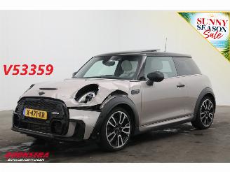 skadebil auto Mini Cooper S 2.0 180 PK Aut. JCW Pano LED ACC Leder HUD Camera SHZ 2023/12