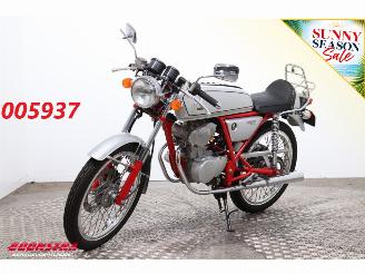 skadebil auto Honda  Dream 50 8.411 km! 1999/12