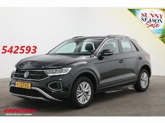 skadebil auto Volkswagen T-Roc 1.0 TSI Life ACC Virtual Apple/Android PDC 2023/2