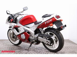 Yamaha FZR 400 RR picture 4