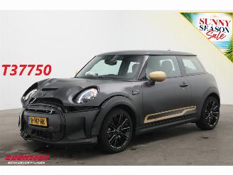 Damaged car Mini Electric Se Camden 33 kWh 3-drs Clima Cruise Navi PDC SHZ 2022/11