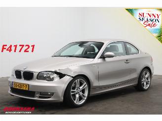 Voiture accidenté BMW 1-serie Coupe 125i 6-cil High Executive Cruise Navi Clima PDC 2008/6