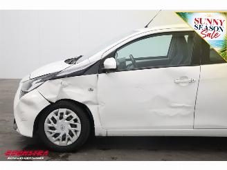 Toyota Aygo 1.0 VVT-i x-play 5-drs Airco Cruise Camera Bluetooth picture 11