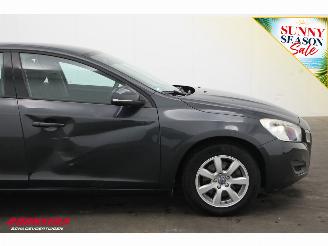 Volvo S-60 1.6 T3 AUT Kinetic Navi Cliam Cruise PDC picture 6