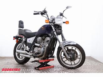 Honda  VT 400 C picture 2