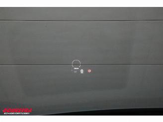 Porsche Taycan 4 93 kWh Pano ACC Virtual Memory Leder SHZ Camera 360° Apple/Android picture 18
