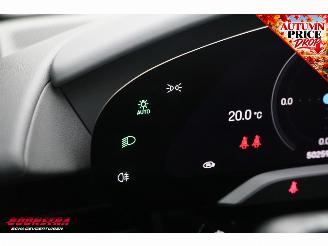 Porsche Taycan 4 93 kWh Pano ACC Virtual Memory Leder SHZ Camera 360° Apple/Android picture 16