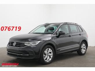 škoda osobní automobily Volkswagen Tiguan 2.0 TSI DSG 4Motion Pano Schuif/kantel ACC Clima Navi SHZ Apple/Android Camera PDC 2023/7