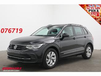 Schadeauto Volkswagen Tiguan 2.0 TSI DSG 4Motion Pano Schuif/kantel ACC Clima Navi SHZ Apple/Android Camera PDC 2023/7