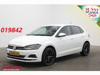 damaged passenger cars Volkswagen Polo 1.0 TSI DSG Comfortline 5-drs Airco Cruise Bluetooth 2017/11
