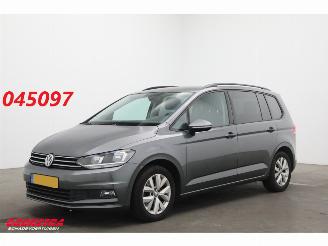 Coche accidentado Volkswagen Touran 1.0 TSI Comfortline 7p ACC Navi Clima Camera PDC AHK 2019/3