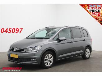 skadebil auto Volkswagen Touran 1.0 TSI Comfortline 7p ACC Navi Clima Camera PDC AHK 2019/3