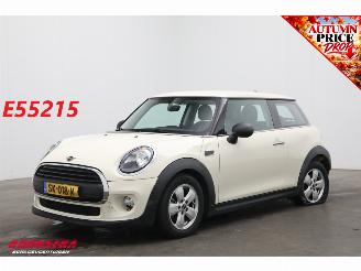 krockskadad bil auto Mini One 1.5 3-drs Cruise Navi Bluetooth LMV 2018/4