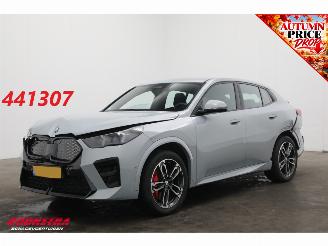 Schadeauto BMW iX2 eDrive20 67 kWh M Sport Edition ACC Navi Clima Leder SHZ Virtual Apple/Android Camera PDC 2025/8