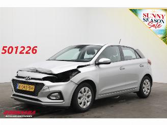 krockskadad bil auto Hyundai I-20 1.0 T-GDI Comfort Cruise SHZ LrHZ Airco Camera PDC Bluetooth 2018/12