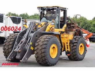 krockskadad bil machine Volvo  L220H Wheelloader BY 2025 2025/12