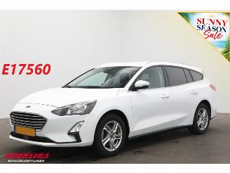 krockskadad bil auto Ford Focus 1.5 EcoBlue Titanium X Business Cruise Navi Airco Apple/Android Camera PDC 2022/2
