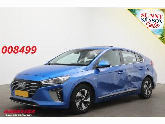 Auto incidentate Hyundai Ioniq 1.6 GDi First Edition Schuifdak ACC Memory Infinity Leder Camera LRHZ 2016/10