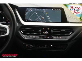 BMW 1-serie 118i Aut. M-Sport LED Apple/Android LivePro Cruise 65.193 km! picture 15