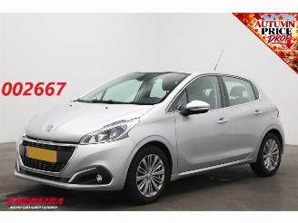 Schadeauto Peugeot 208 1.2 PureTech Allure Apple/Android Navi Clima Cruise Camera 64.916 km! 2017/3