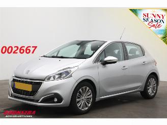 uszkodzony samochody osobowe Peugeot 208 1.2 PureTech Allure Apple/Android Navi Clima Cruise Camera 64.916 km! 2017/3