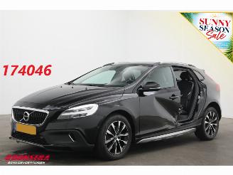 uszkodzony samochody osobowe Volvo V-40 Cross Country 1.5 T3 Aut. Dynamic Edition Pano LED H/K Cruise Camera SHZ AHK 2018/11