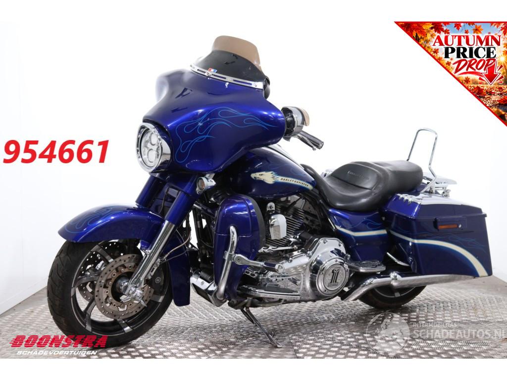 Harley-Davidson CVO Street Glide 5HD! Vance Hines Cruise