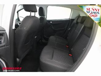Peugeot 208 1.6 BlueHDi Allure Navi Clima Cruise Apple/Android Camera PDC picture 12