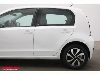 Volkswagen Up! 1.0 5-DRS Bluetooth Airco Cruise PDC 92.718 km! picture 8