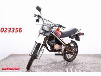 Vaurioauto  scooters Honda  mt5 1980/7