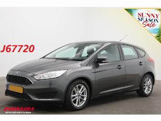 skadebil auto Ford Focus 1.0 Trend Edition Navi Cruise PDC 51.689 km! 2015/9