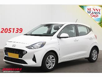 damaged passenger cars Hyundai I-10 1.0 Comfort Apple/Android Cruise 69.418 km! 2023/7