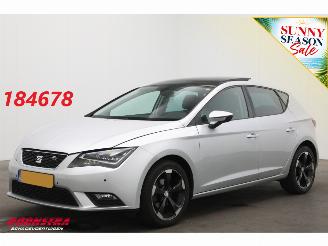 Auto incidentate Seat Leon 1.2 TSI DSG Style Business Pano Schuif/kantel Cruise Navi Clima Apple/Android Camera PDC 2017/1